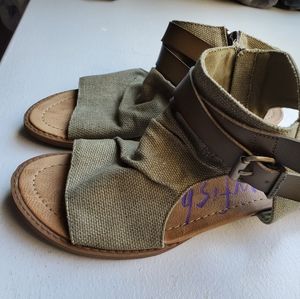 Olive Blowfish Sandals